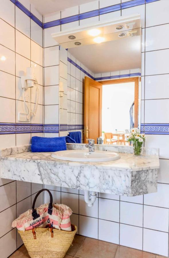 Apartamentos Sa Varadero 3S Con Vista Mare Laterale Es Pujols Ngoại thất bức ảnh